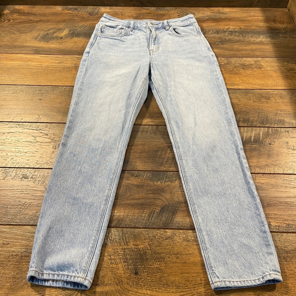 American Eagle Strigid Mom Jeans Light Wash High Rise Size 6 Regular Minimal 90s